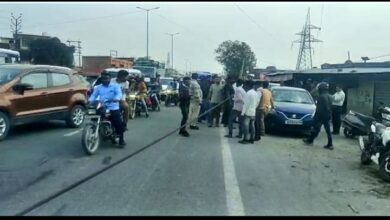 दून-हरिद्वार राष्ट्रीय राजमार्ग पर गिरा हाईटेंशन तार।